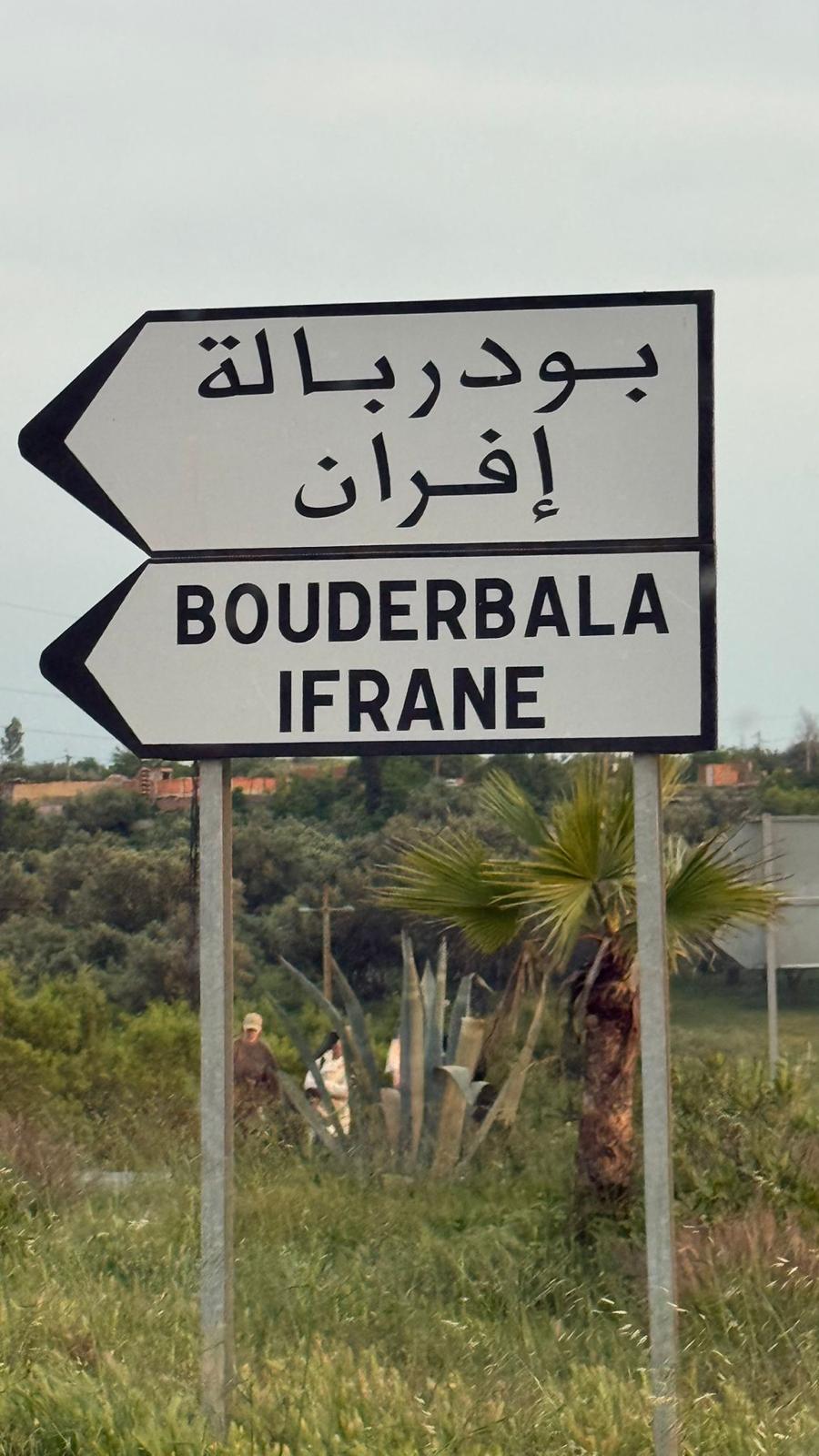 Wegwijzer Bouderbala / Ifrane bij Meknès